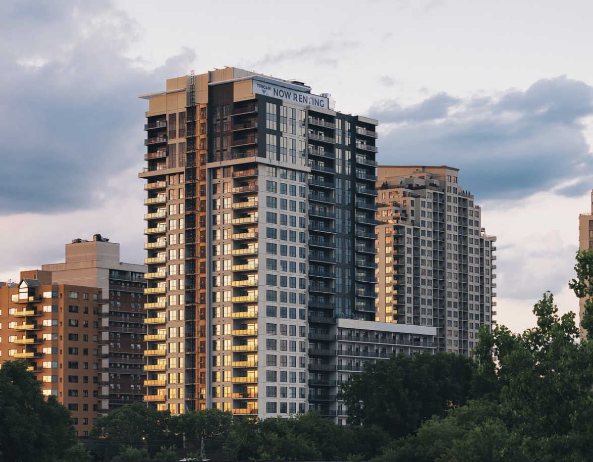 Stunning Luxury Apartment Building Et Tab Working Deal image